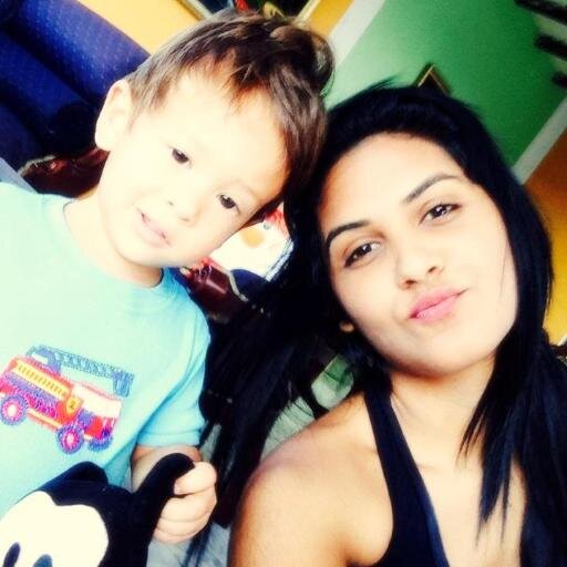 ¿Mi razón de ser?  
  son MIS PADRES!  & un pedasito de mis locuras se debe a ELLA♥ @Uvi_16  ..