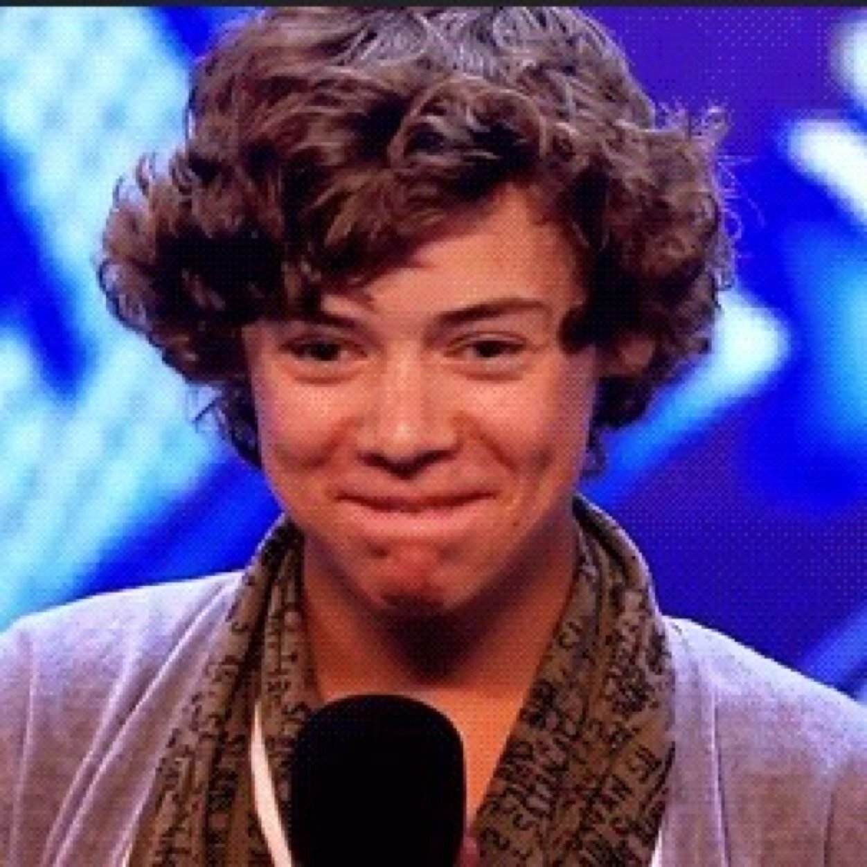 pleeaassee follow @laymehoran ! ask for a follow back and a dm to luke! :-)