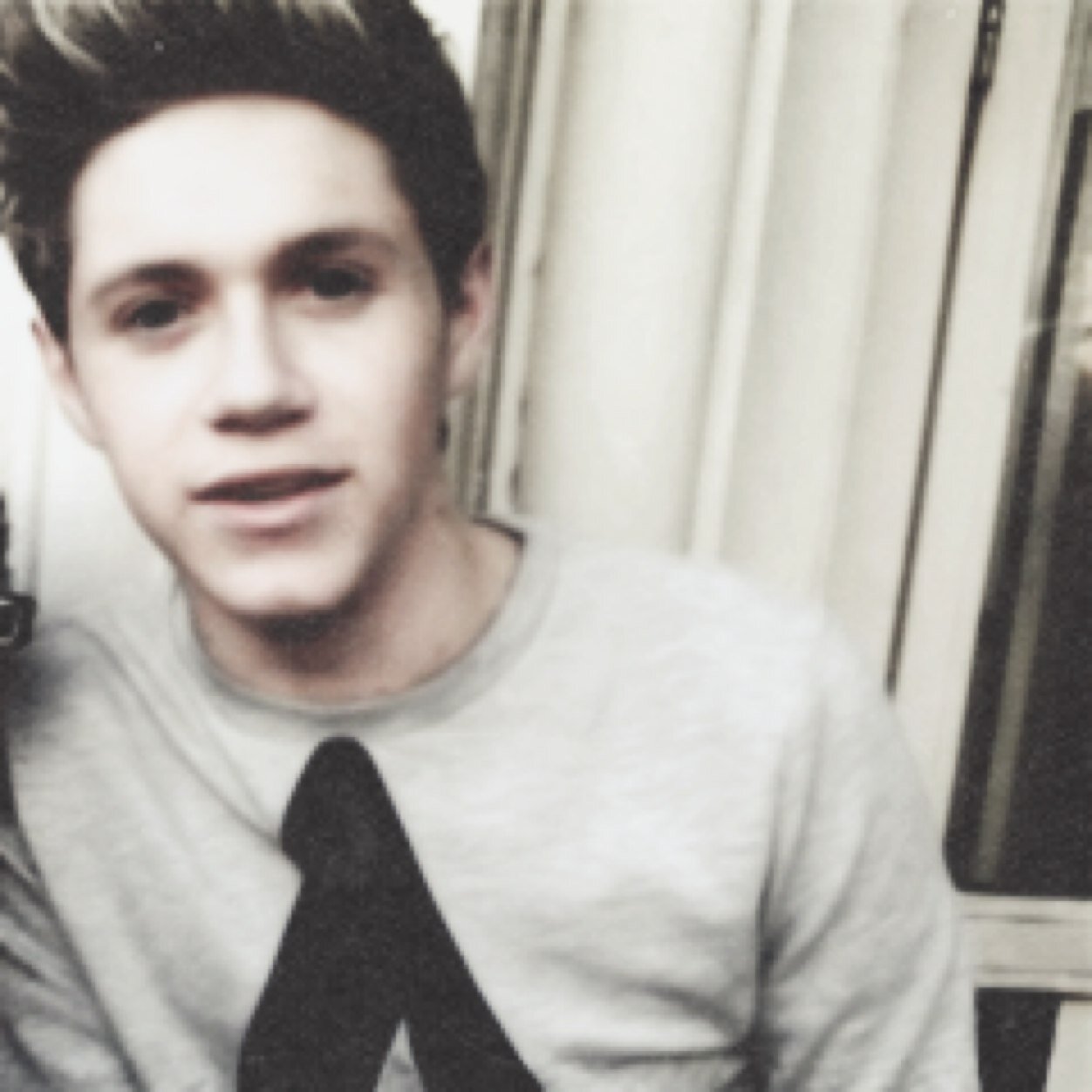 JustinHoran__'s profile picture. Im sad rn but if you follow @narrylashton_ i will get happy