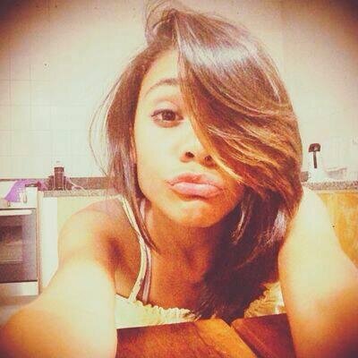 naõ tenho tempo de odiar quem me odeia estou ocupada demais amando quem me ama! fui ser feliz e naum volto seguee??♥