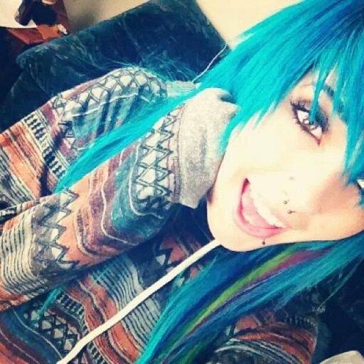 19. Middle Earth. Fantasy enthusiast. Tea drinker. Anime, daydreaming, and self-transformation. ☽♡☾