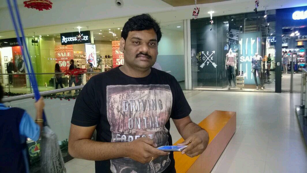 samanthisaac's profile picture. 