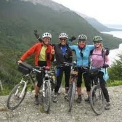 Deporte favorito el Ciclismo y deportes extremos,me gusta estar en familia,salir ala disco con los amigos cuando se puede.