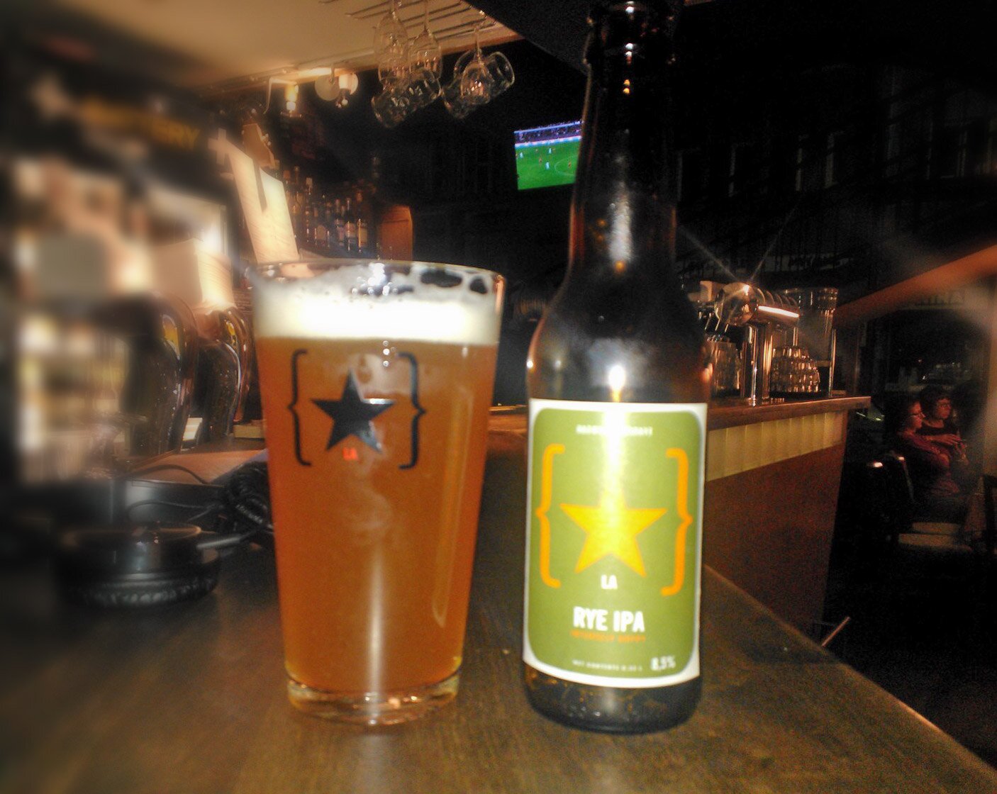 olutblogi's profile picture. Ihmisläheinen ja kuluttajaystävällinen olutblogi, joka käyttää HD eli helppodokaa-asteikkoa. Nauttikaamme! #helppodokaa