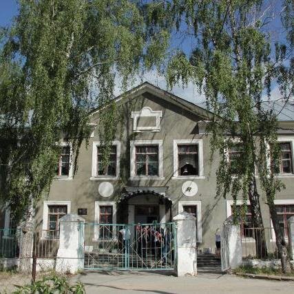 Тульская обл. Ленинский район п.Барсуки ул.Пушкина д.1              Директор: Кучина Людмила Анатольевна  тел/факс 8(4876)79-95-45 email:barsuki.shkola@mail.ru