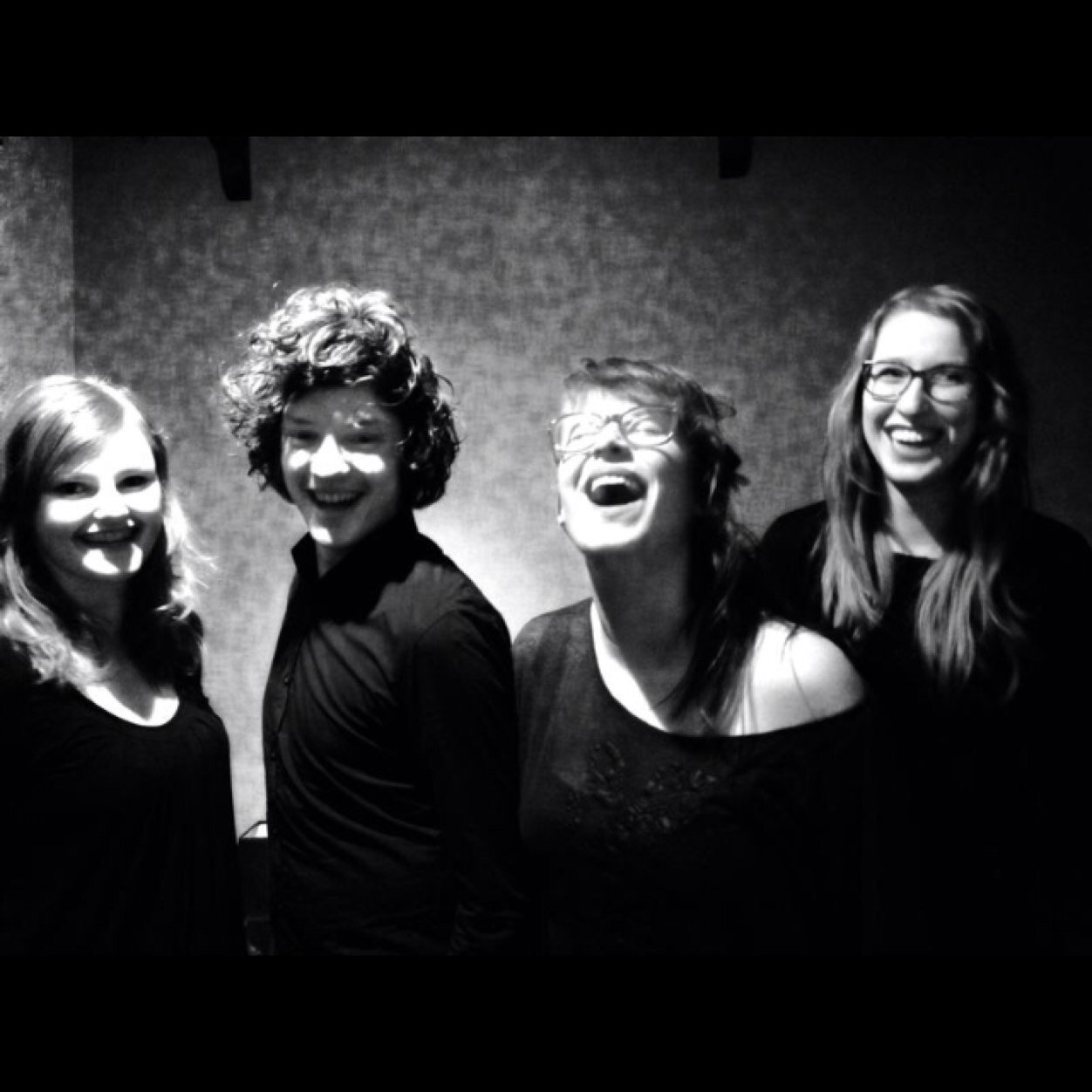 Theatergroep De Vedettes maakt theater voor, door en over jongeren van 20 jaar en ouder.