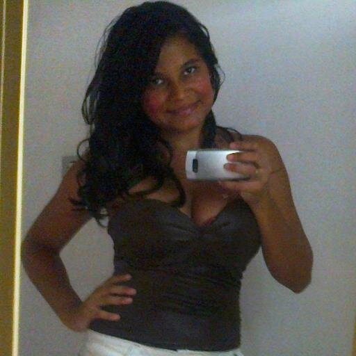 Ela eh muito estressadinha, ciumenta , possessiva . Mais eu a Amo By: NamoraDa' Dela