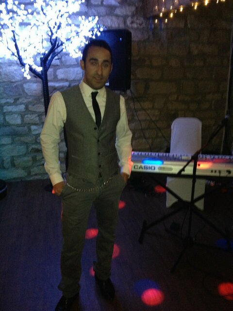 Singer/Guitarist. Loves life, loves music and loves you!
