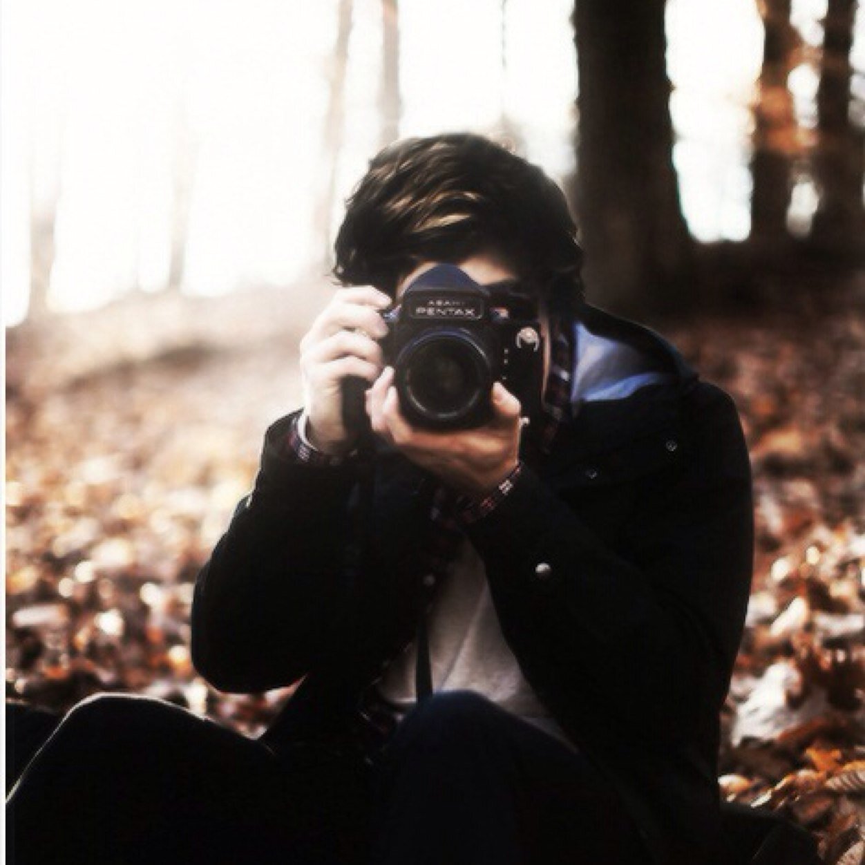 I capture the beautiful inside my camera so i can have a piece of it forever. Single//Gay//RP
