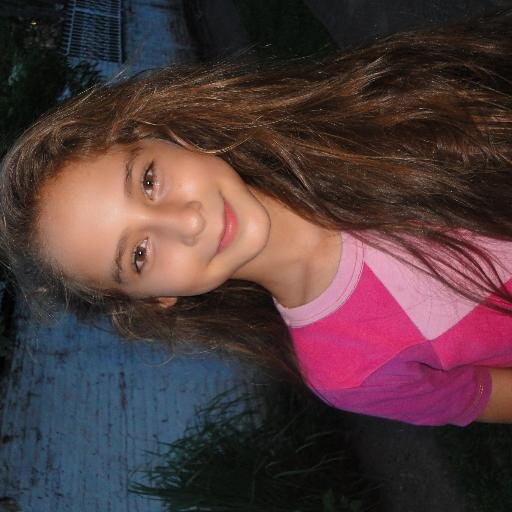 soy la alegria de quien me queiere , la tristesa de quien me odia y la preocupacion de quien me emvidia