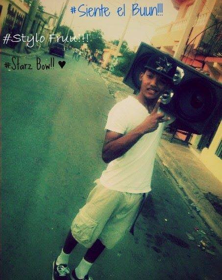 #Stylo Fruu!!! Amo Lo qee Ago I ♥ Dembow (Te Amo Mii Lokiita) @swaqqah01 Mii Broth        #Starz Bow #TeamDrizzy (Mii Niqqa @PapiBlonde)