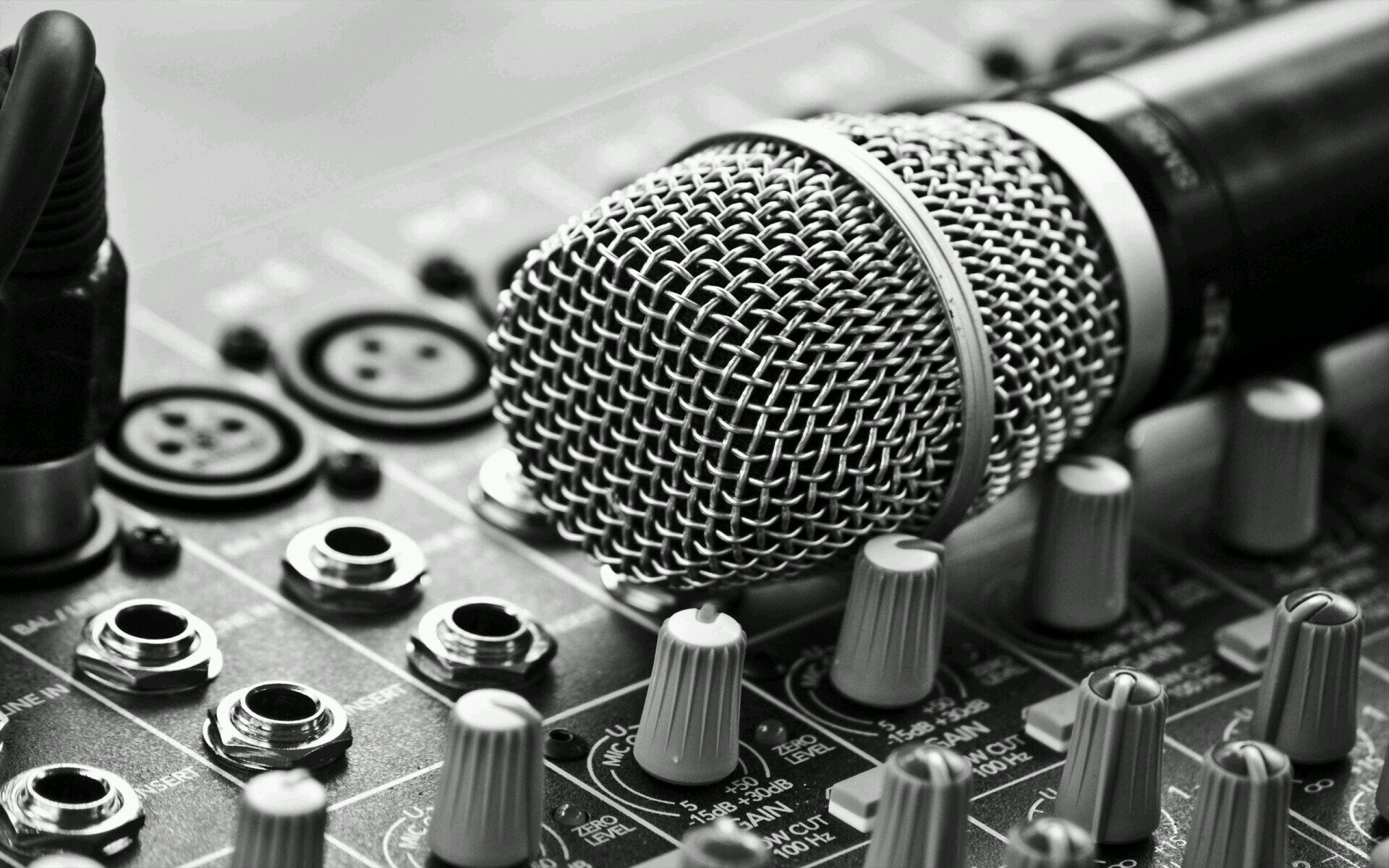 We review your favorite artists. Album reviews, live performances, music videos, we're into that.