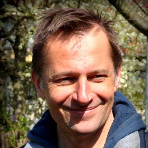 Informatiker, Gleitschirmflieger, Familie