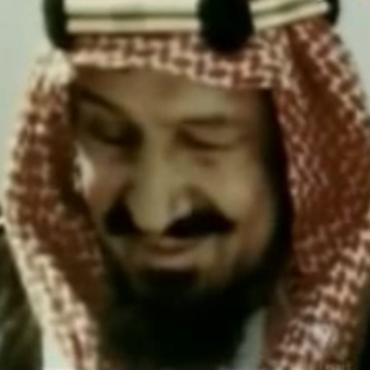 الحمدلله خلقني على الفطره مسلم سني وأختارنا الله من أطهر ثرى ومن نسل أبو تركي