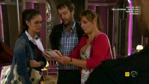 16, Estudiante Hija de Charo Y Virgilio Enamorada de mi niño Cami♡ Mejor amiga de Daniela Reverendo Mi tío putativo y Roxy mi gran conseguera.