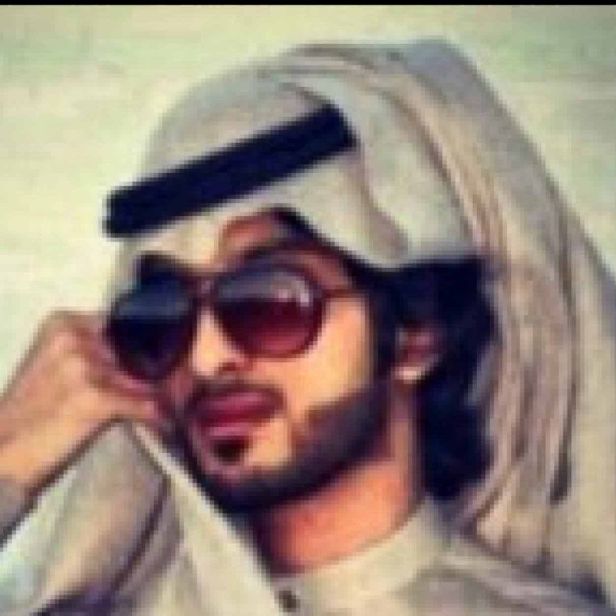 علمتني الحيآه أن أبكي في زآوية لآيرآني فيهآ أحد , ثم أمسح دمعتي و أخرج للـ نآس مبتسماً