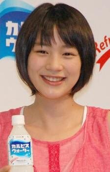 小さな頃からよく遊び、よく寝て、山に行っては秘密基地を作る。