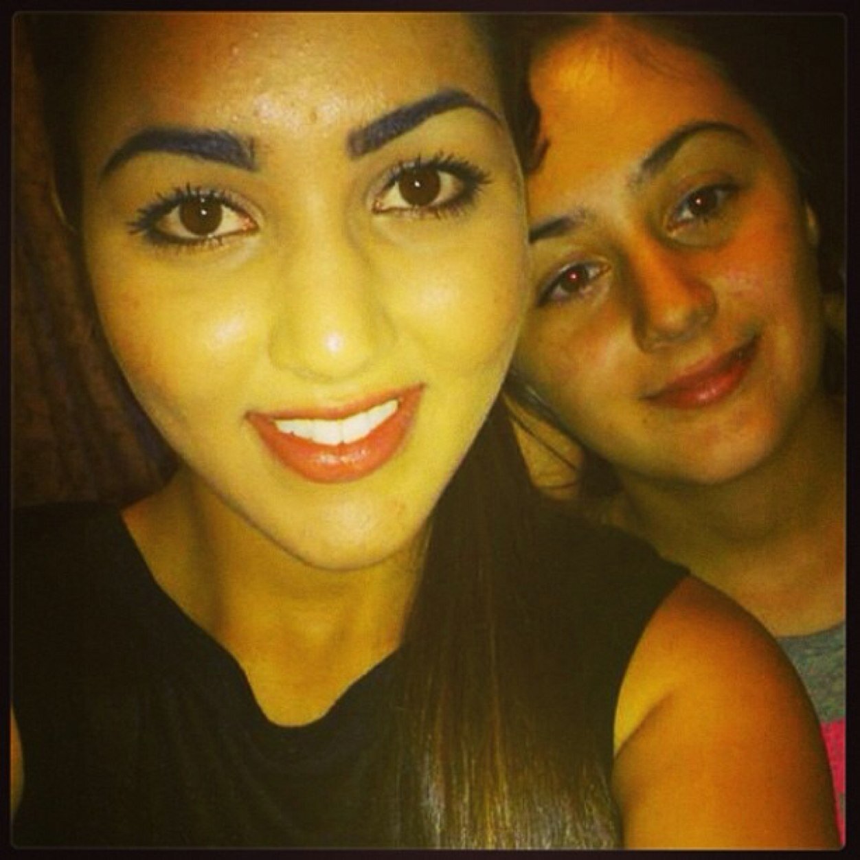 I love my familly friends 1D and I love my friends Aaron amisha yasmin Jasmine negin Anglique shania taylor