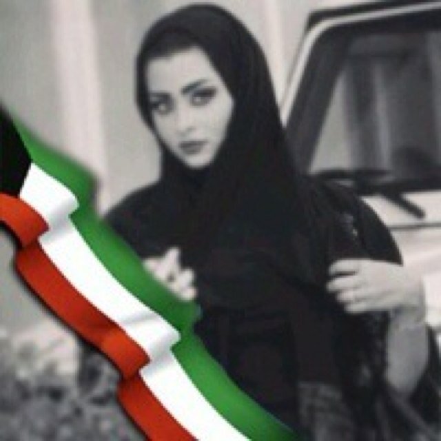 كفّيفاً قْلبّي لآ يّبصرُ سِوآكِ ..♡