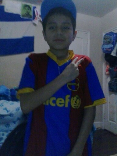 im taken like to play soccer and football im a SWAG boy my goal i 1K followers if u follow me ill follow u back