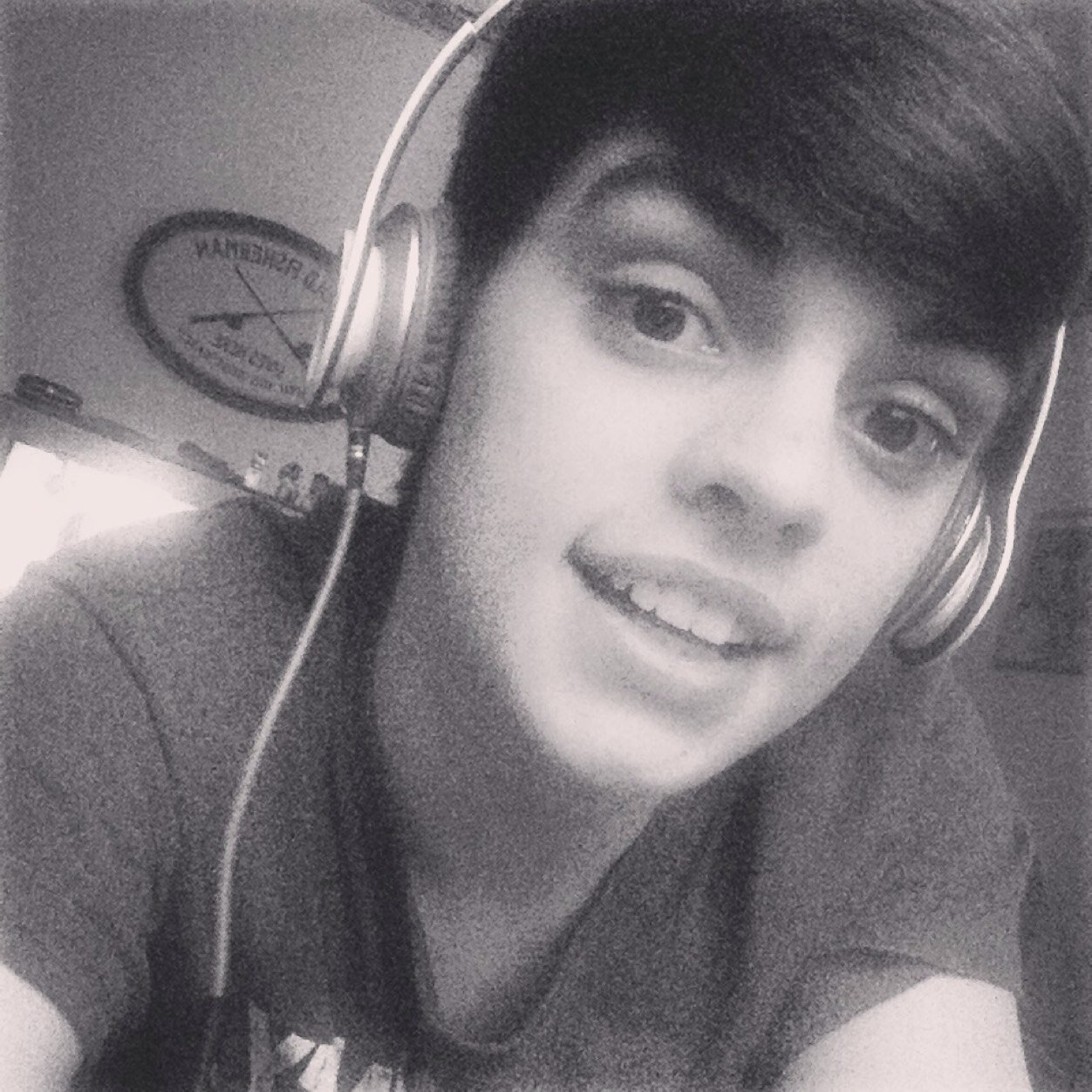 agee_nik's profile picture. 