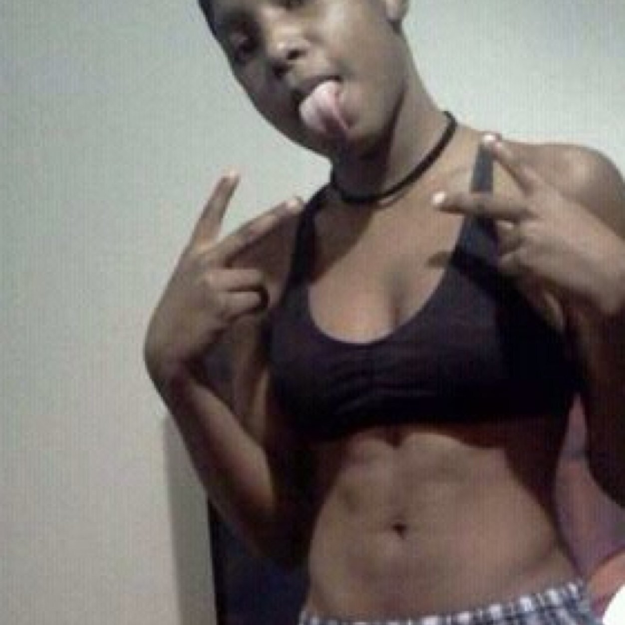 SEXY ASS MUTHERFUCKING STUD HERE LOOKING TO MINGLE CAUSE I'M SINGLE. LOOKING FOR ALL THE REAL WOMEN..... 10&2 SOUTH SIDE 4 LIFE.FWM ON IG@I_EAT_THE_BOX