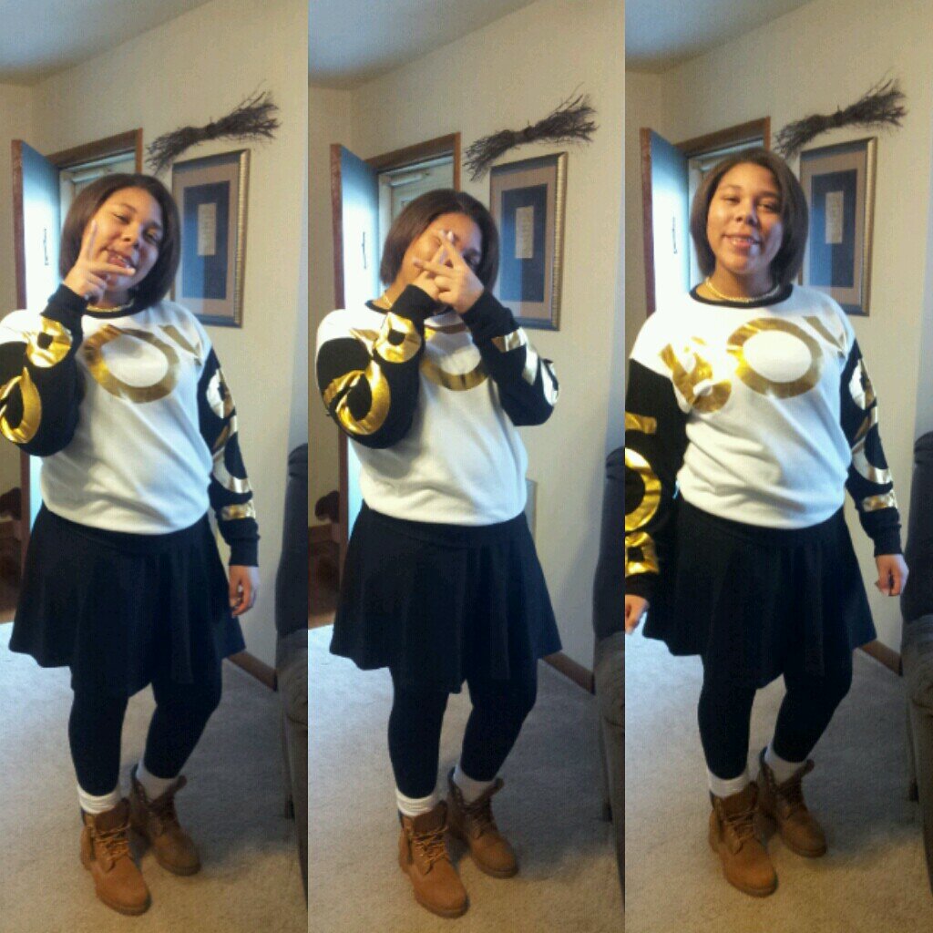 Im a small hometown girl i love YMCMB, Mindless Behavior, Diggy Simmons, and Chris Brown!!!