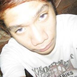 DON'T FOLLOW THIS ACCOUNT. FOLLOW MY REAL ACCOUNT (@rontepan) FOR A FREE FOLLOW THANK YOU :)