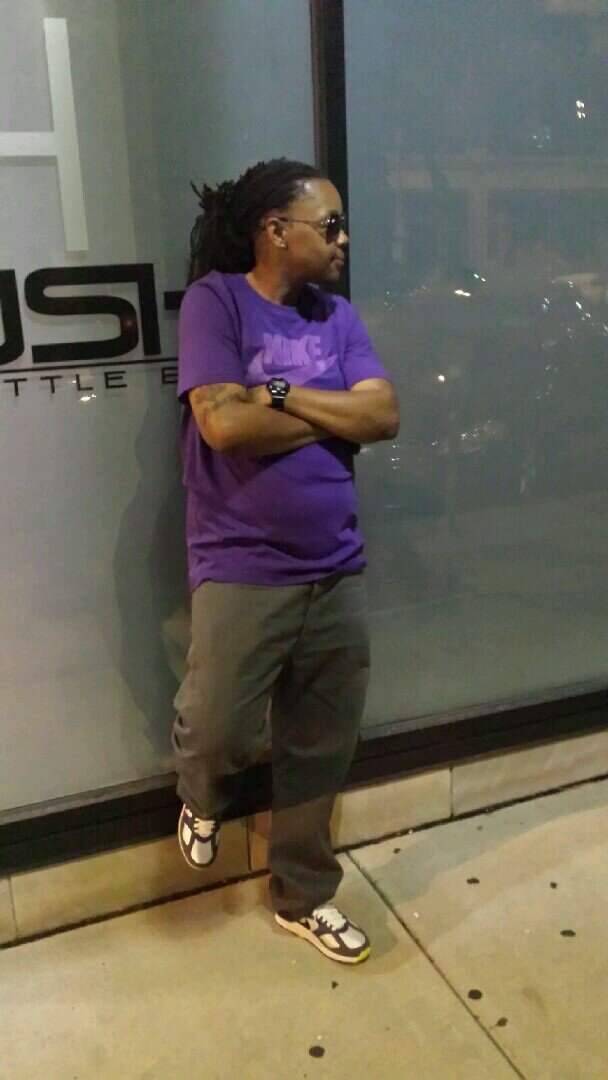 roc_tha1's profile picture. All...day