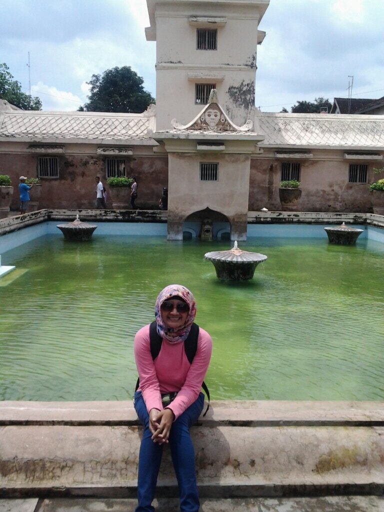 environmental engineering,community services,bussiness,entrepreneur,travelling,culinary tour,design, blog, fotography,etc