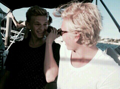 Hai guys (: I'm Sarah and I'm from Australia! There's a guy called Cody who has my heart, he is my world and the reason I smile. #Simpsonizer saw Cody 5/12/13