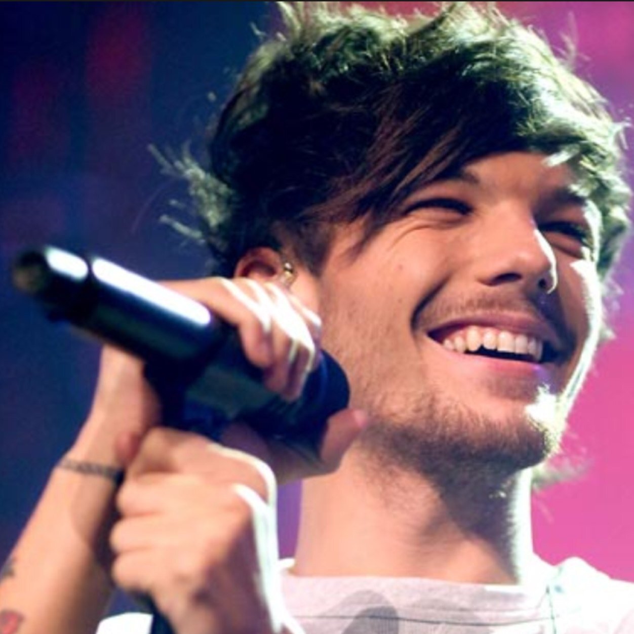 LOUISMYDREAMS's profile picture. ✨ Where can i buy a Louis Tomlinson? ✨