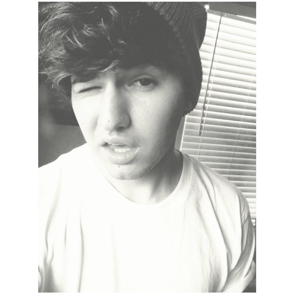 omqsavedacc3's profile picture. :)