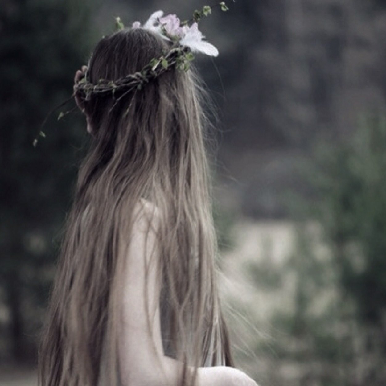 Im screaming but nobody hears me. •Sad•Depressed•Aniexty•Self Harmer•