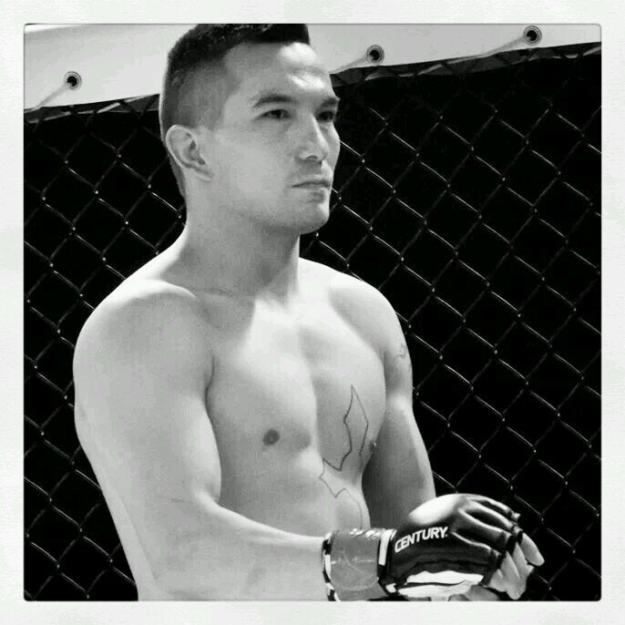 currently venturing the world of MMA and steadily trying to make my place in it.