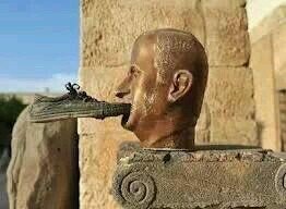 ناشط و داعم لوجستي للثورة السورية الصامدة ومؤسس صفحة الثورة السورية ضد بشار الأسد وحزب البعث بالفيسبوك