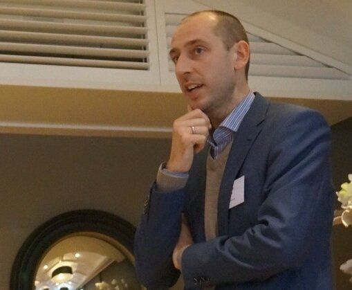Voetbalfan, coach voetbalteam, Tennis - Geen woorden maar daden - Adviseur en projectleider op snijvlak van organisatie en ICT