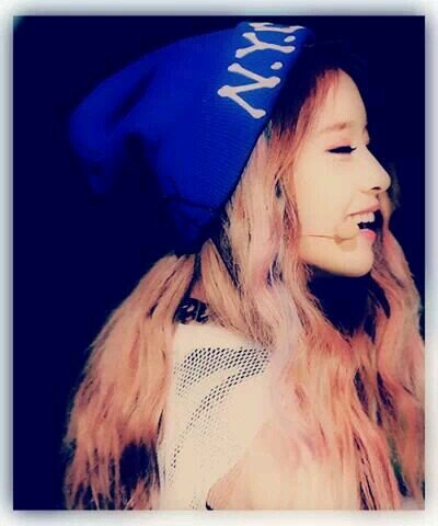 @sk_luna93's bestie♡ more?fav.