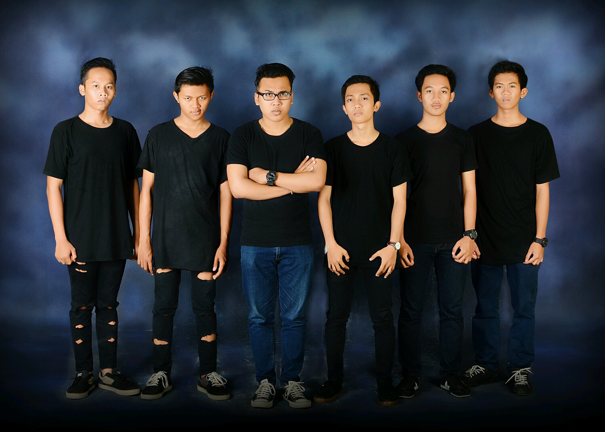Official Twitter CASECLOSED. Electronica Post-Hardcore Band & We Are : @WDHputra - @LaksmandaLika - @RamaYogaa - @ArixWsb - Pande - @gustipuja !