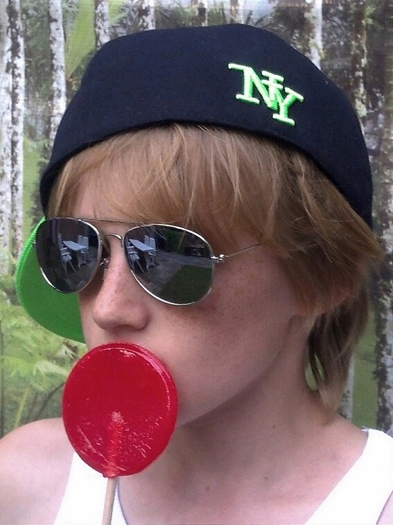 im 12 years old and i dont know what to say about my
                         -_-
