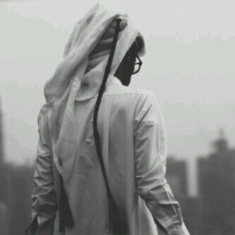 ‏‏‏[متذوق لـ الشعر واحيانـاا شاعر]                                                      * الشعر مملكهہ لها آبواب عّده وَاحَبها إلى قلبي