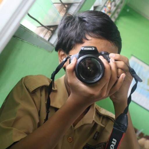 Hi I'm Ryan, Justin Bieber. I don't like him because, he look likes me☺
