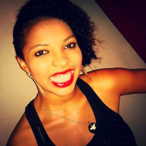 Só tenho olhos pra te ver,
Só tenho ouvidos pra você, 
Só tenho boca pra dizer,
Que sem peão não sei viver Ω