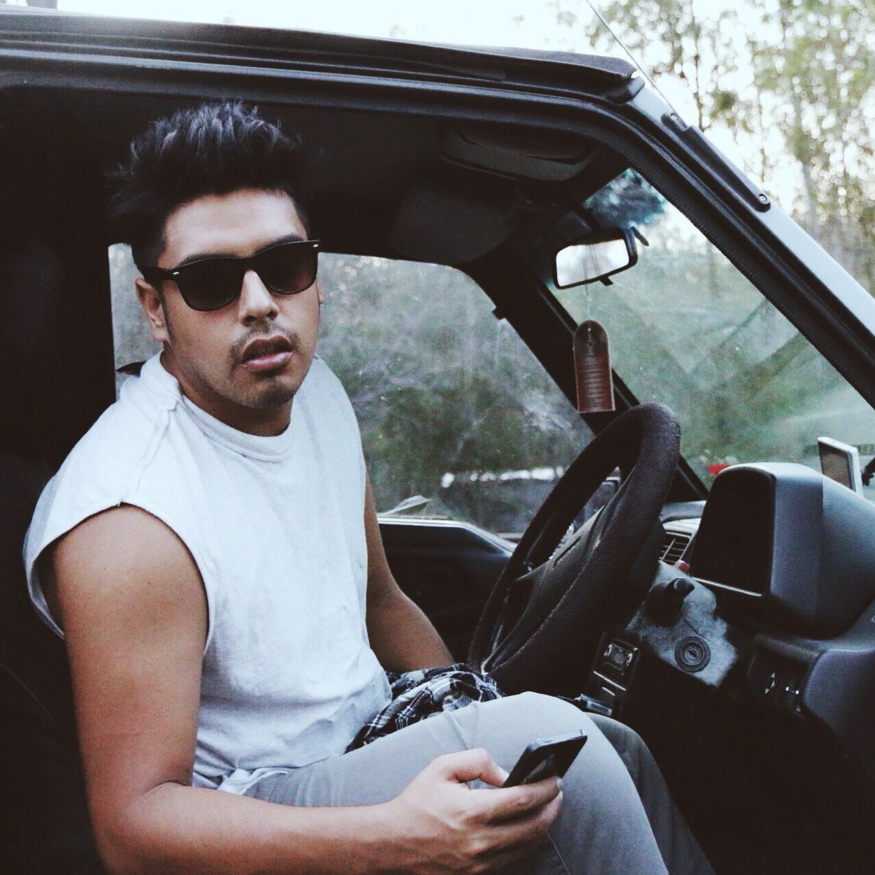 josue_174's profile picture. 21// FROM AUSTRALIA.
CREATIVE INDUSTRIES STUDENT//
ALL ROUND CREATIVE.//
MUSIC// VISUAL// PERFORMANCE ARTIST
Instagram: @thejosueprototype