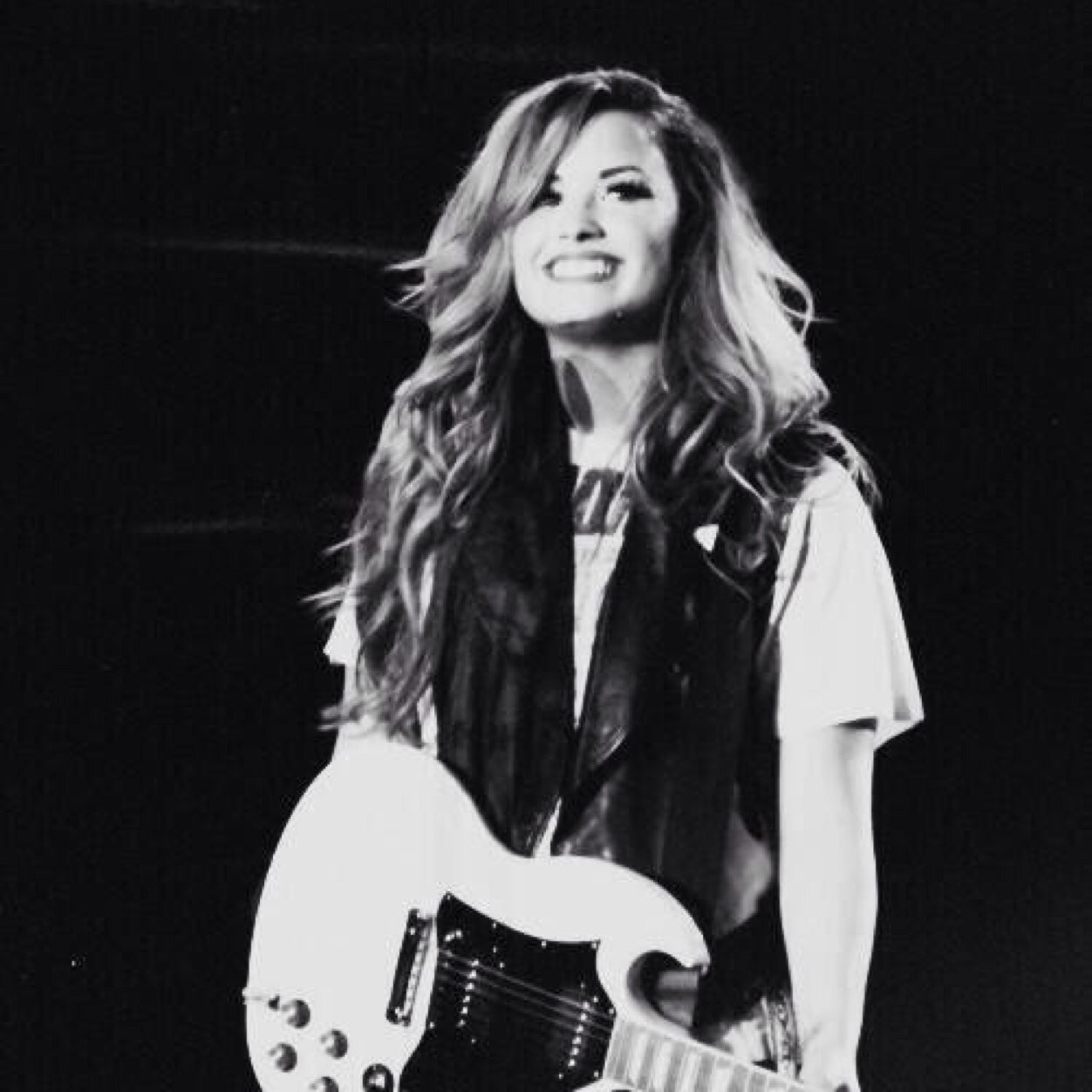 free follow from @hairpornlovato :)