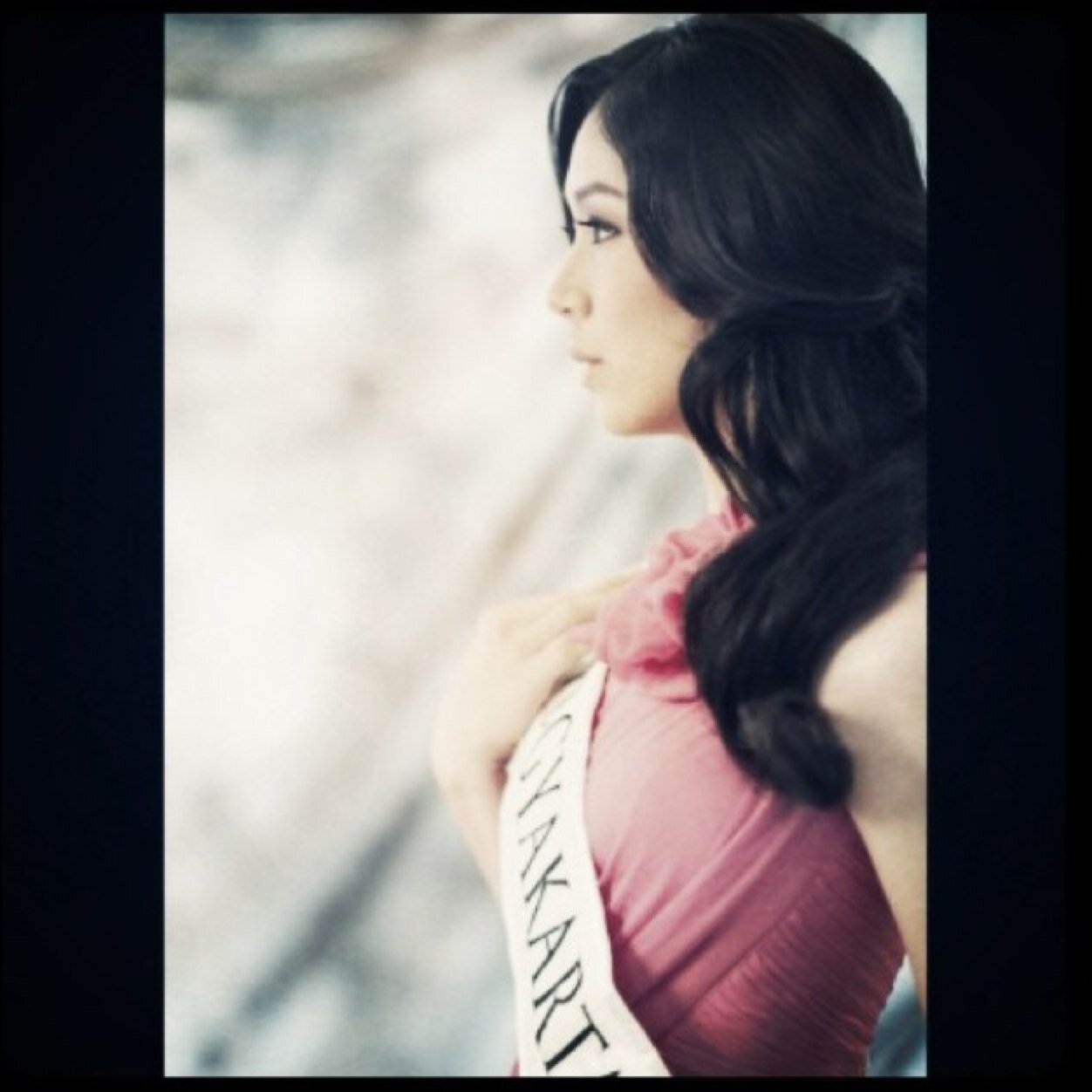 Presenter•Miss DIY 2012•Top 15 Miss Indonesia 2012•presenter•in a serious relationship w/ FOOD•Business only : 087718304998