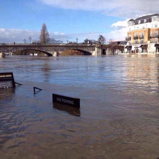 Re-Tweeting Posts from Staines Flooding Updates. Please dont PM here, go to the FB page