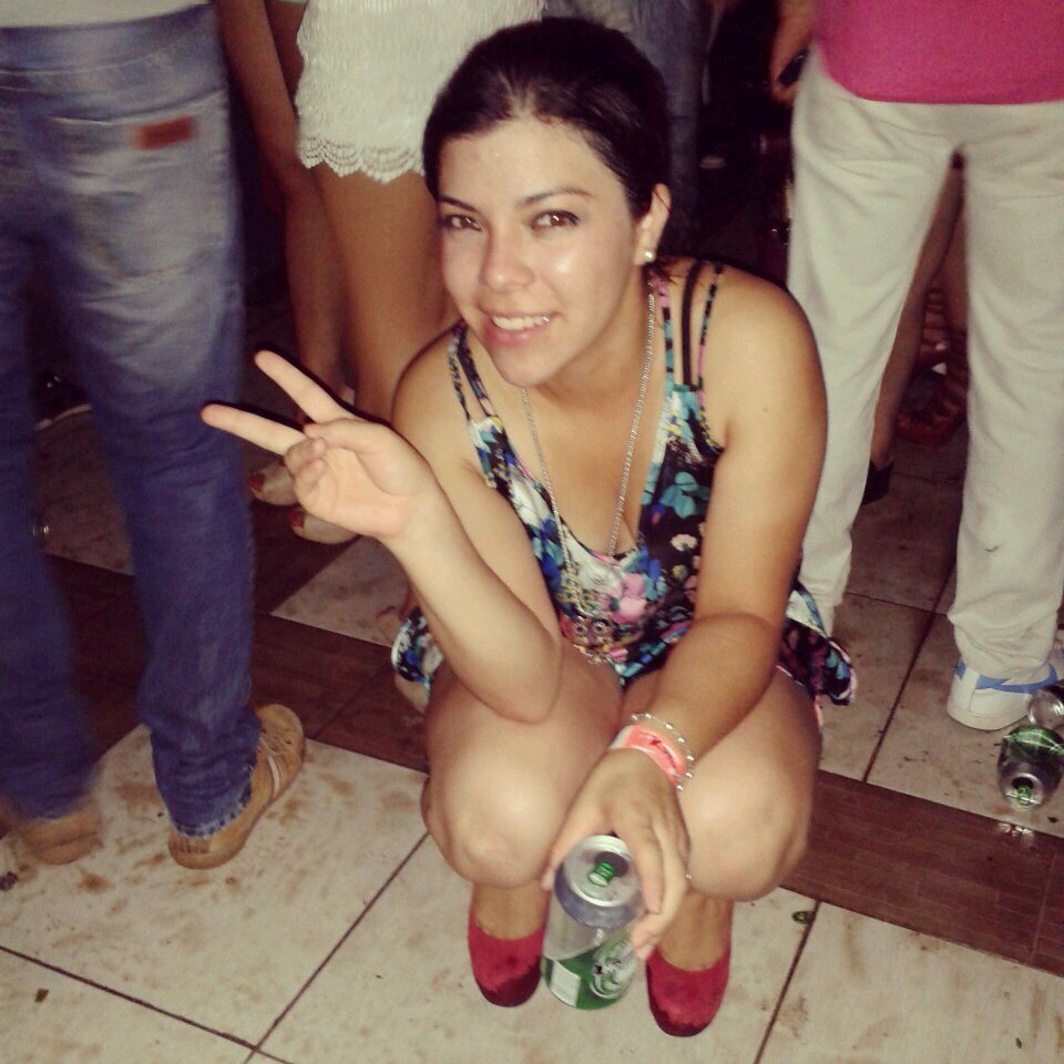 Nacimos para ser felices, no perfectos.. !!!