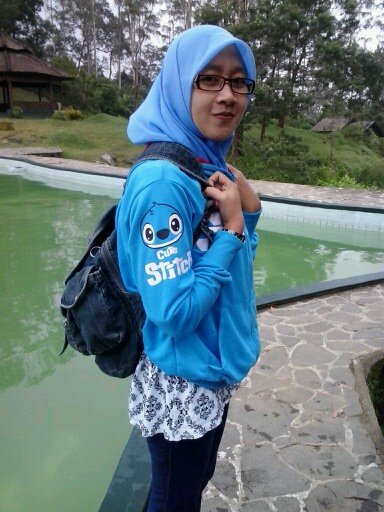 dede_uswatun's profile picture. 