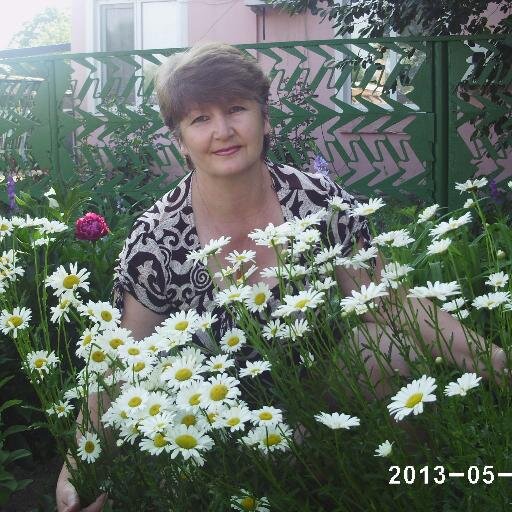 выращиваю цветы,резьба по дереву-иконы, иконостасы,рамы для зеркал